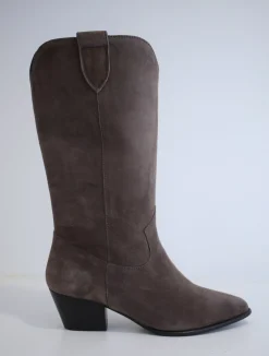 Daisy Boot Storm