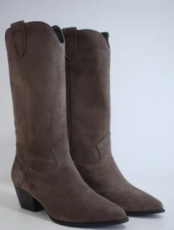 Daisy Boot Storm