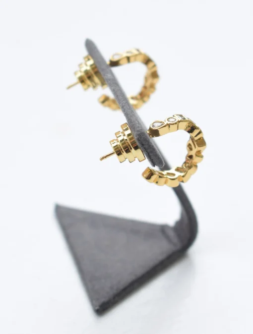 Deconstructed CZ Mini Huggies
