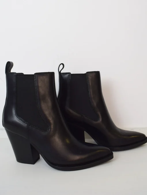 Emi Boot Black