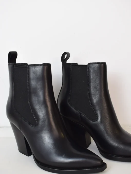 Emi Boot Black