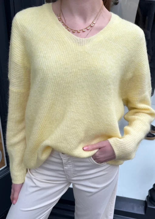 MMThora V Neck Knit French Vanilla