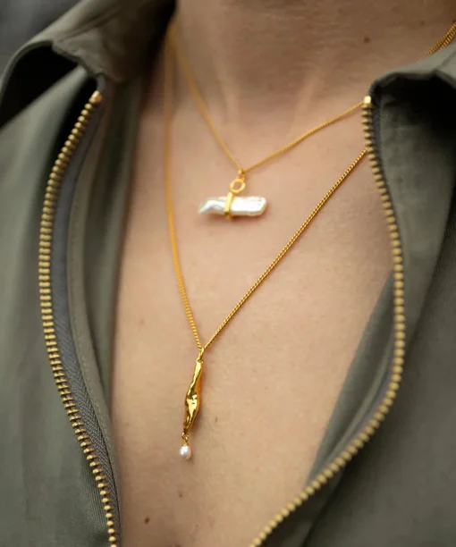 Siren Mermaid & Pearl Pendant Gold